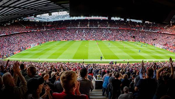 Thiết kế sân Old Trafford