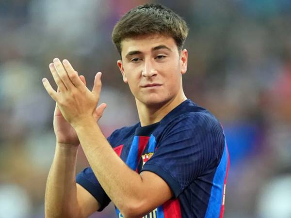 Tin Bayer Leverkusen: Erik ten Hag nhắm đến cầu thủ Barca