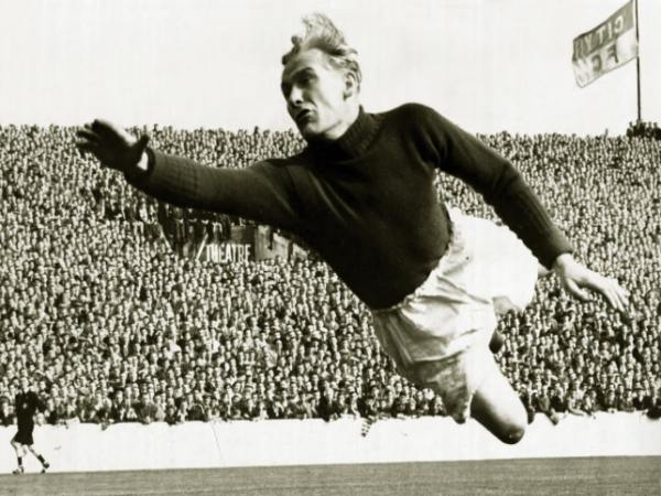 Những thủ môn vĩ đại của Man City qua các thời kỳ