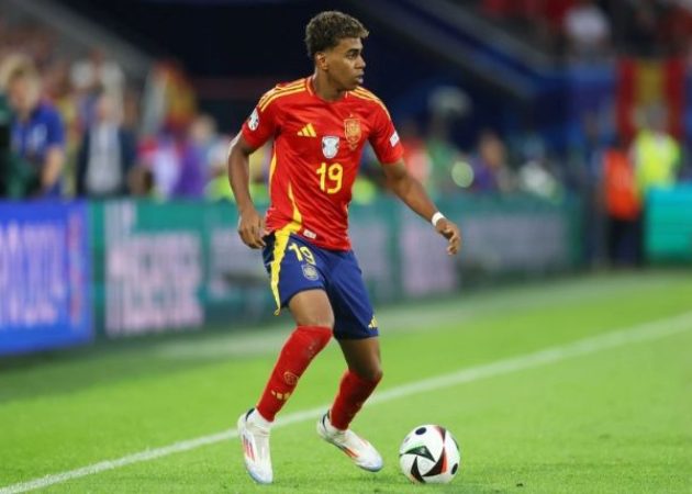 Lamine Yamal được nhận xét có khả năng rê bóng giống Neymar Lamine Yamal được nhận xét có khả năng rê bóng giống Neymar