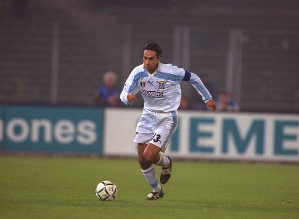 Nesta số áo Nesta số áo