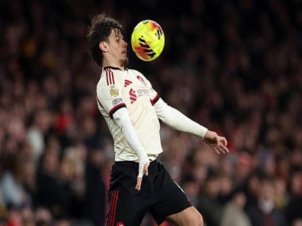 Tin Liverpool: Kerkez hóa người hùng chặn Saka