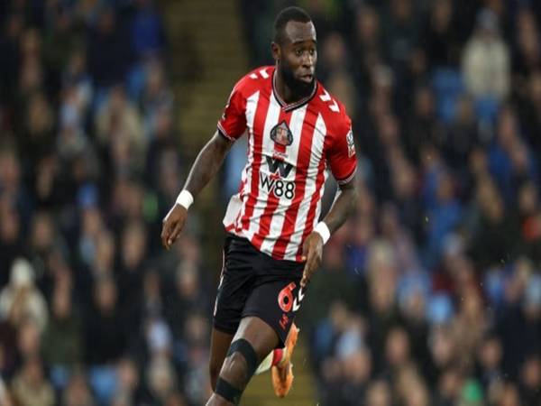 Tin Liverpool: HLV Arne Slot xác nhận The Kop mua hụt Geertruida