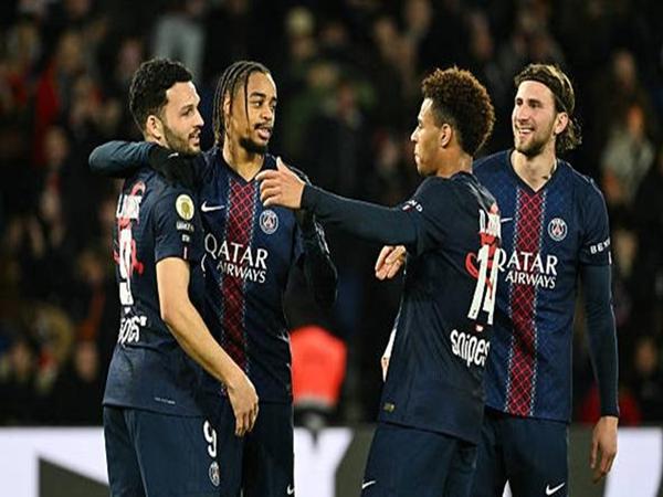 PSG kiểm soát thế trận trong hiệp hai