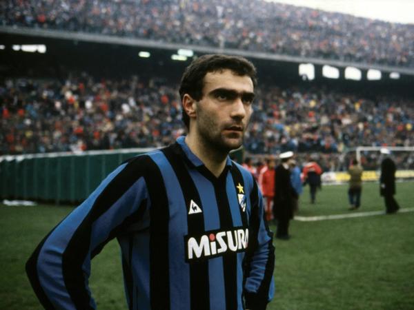 Tiền vệ Inter Milan Tiền vệ Inter Milan